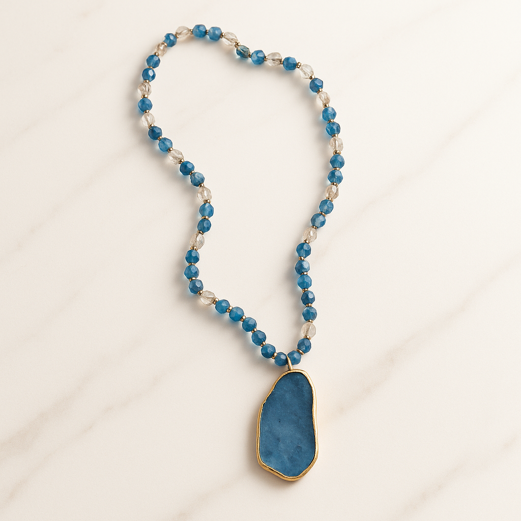 Collana con perline e pendente in agata blu