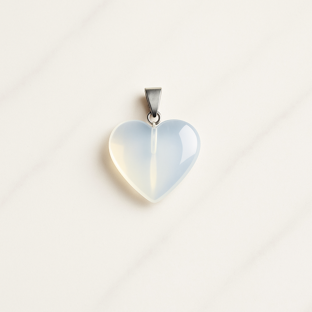 Pendente a cuore in pietra opalite.